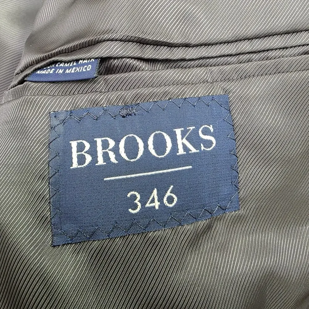 Brooks Brothers up sale